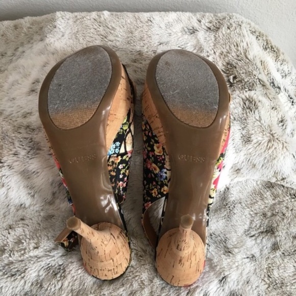 Guess floral platform heels - Picture 4 of 4